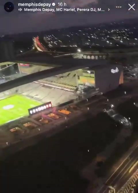 MK体育-拉风！德佩乘坐直升机抵达球场，现场观看科林蒂安巴甲比赛